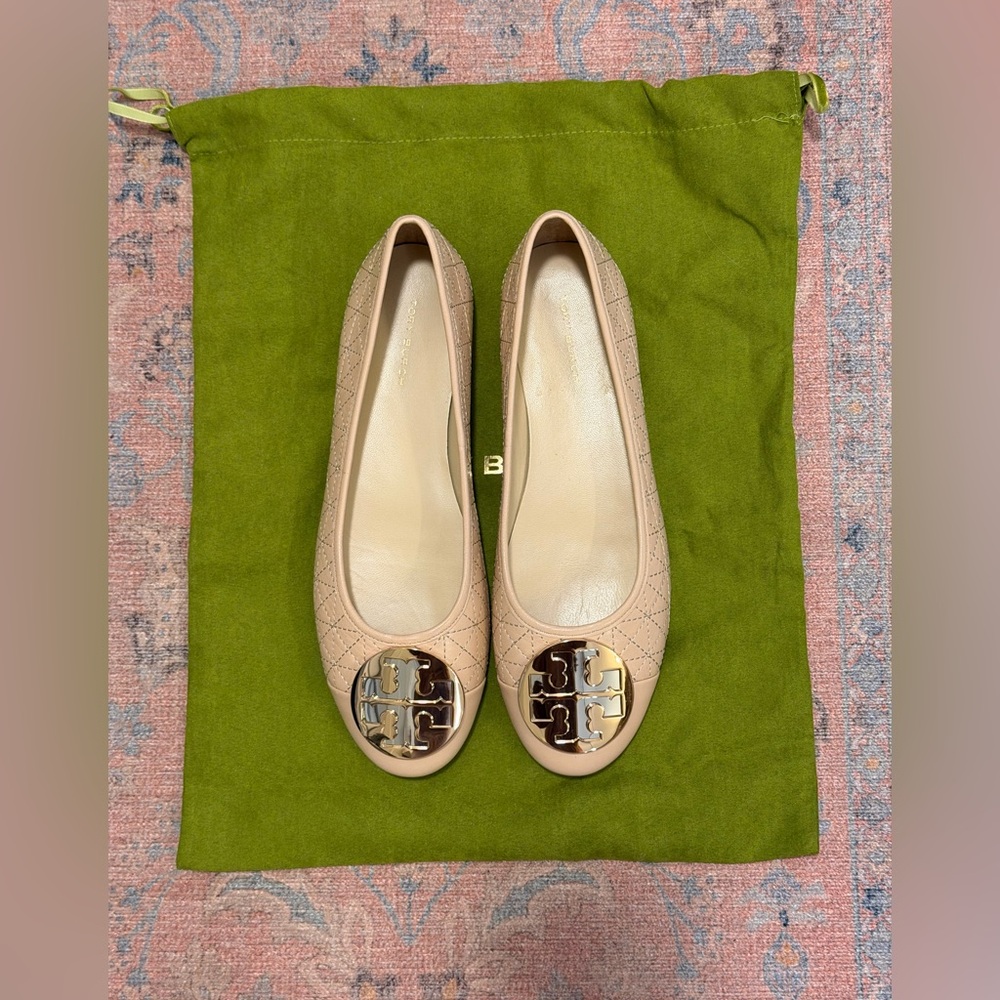 Tory Burch Claire Quilted Ballet Flats in New Porcelain in Size 7 - Picture 3 of 11